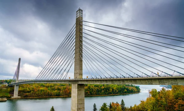 Вид Пенобскотский Узкий Мост Через Реку Пенобскот — стоковое фото