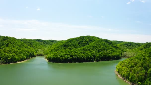 Hermosa Vista Aérea Del Lago Cueva Run Kentucky — Vídeos de Stock