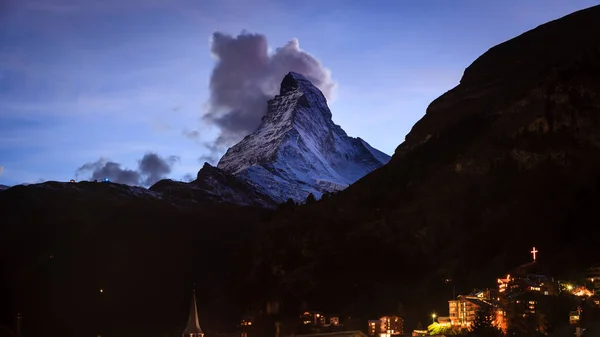 スイスのツェルマットからマッターホルンの夜景 — ストック写真