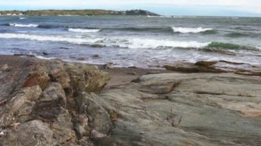 Cape Elizabeth, Maine 'deki Crescent Beach State Park' taki sahil manzarası.