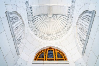 Muscat, Umman 'daki Cami Muhammed el-Amin' in tavanı.