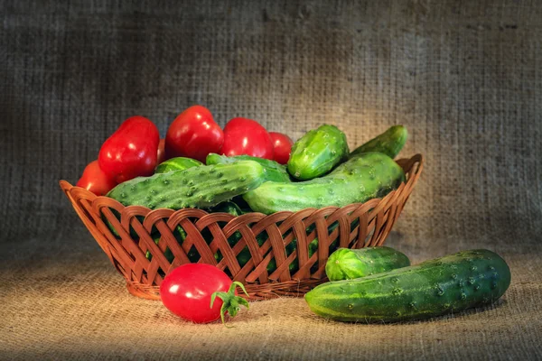 Stilleben med trädgård grönsaker — Stockfoto