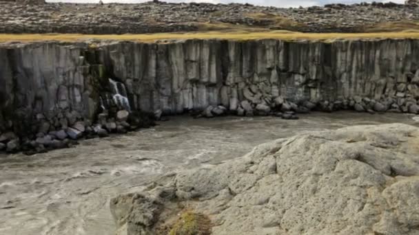 Cascada Selfoss en un río — Vídeos de Stock