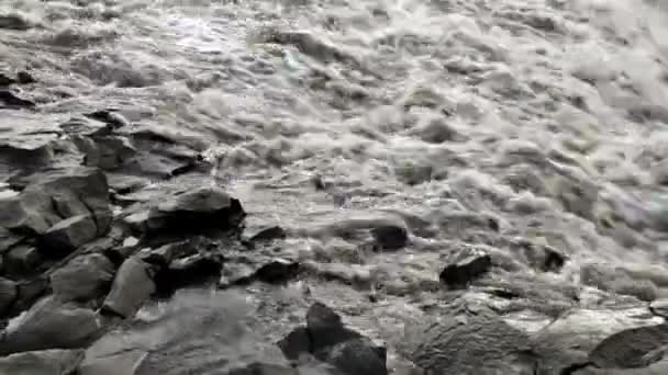 Dettifoss waterval op Jokulsa A Fjollum rivier — Stockvideo