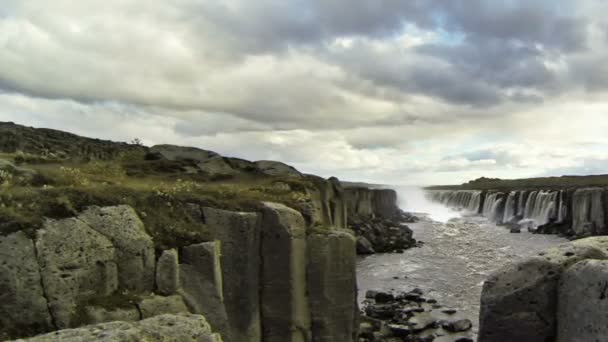 Cascada Selfoss en un río — Vídeos de Stock