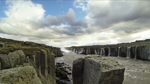 Cascada Selfoss en un río — Vídeos de Stock