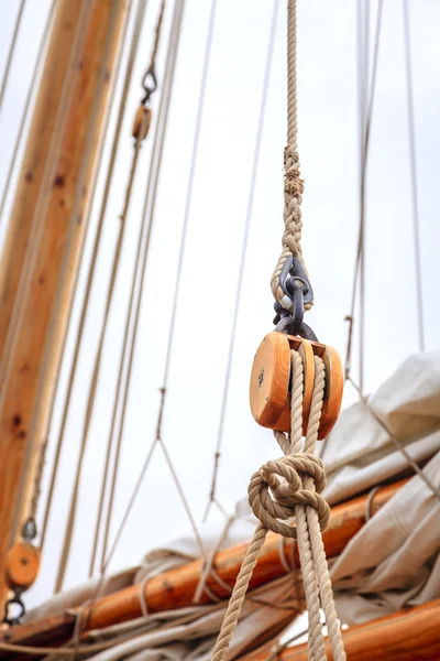 Albero di grande barca a vela — Foto Stock
