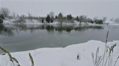 Göl üzerinde şekillendirme buz