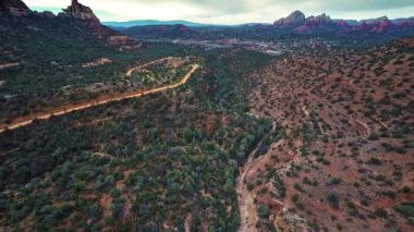 Verde Vadisi üzerinde uçan