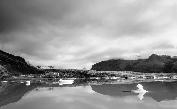 Lagoa glaciar fjallsarlon — Fotografia de Stock