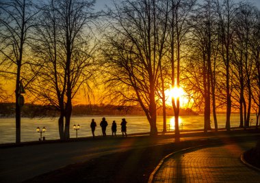 Volga Nehri boyunca Riverwalk