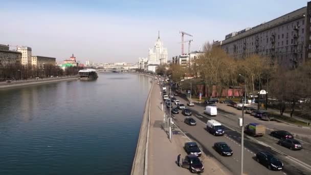 Moskva floden i centrala — Stockvideo