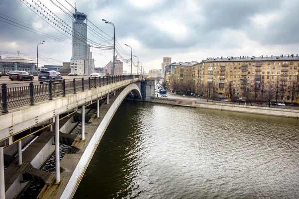 Міст через річку Москву — стокове фото