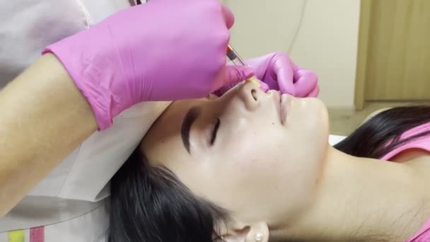 Lip Augmentation Procedure Close Female Face Surgeon Medical Gloves Pierces — Stockvideo