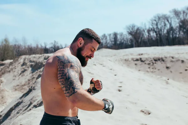 Muscled Boxer Works Out Sand Naked Torso — Stockfoto