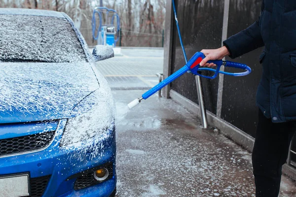 Man Gun Apply Foam Car Self Service Car Wash — Fotografia de Stock