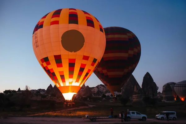 Aufblasen Von Heißluftballons Morgengrauen — Stockfoto