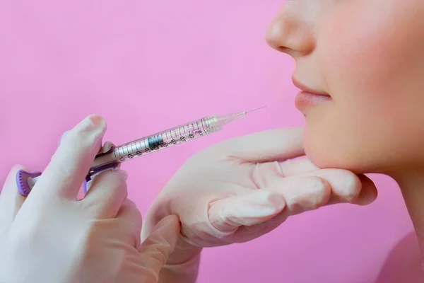 Labios Femeninos Sensuales Aumento Labios Procedimiento Jeringa Cerca Boca Las — Foto de Stock