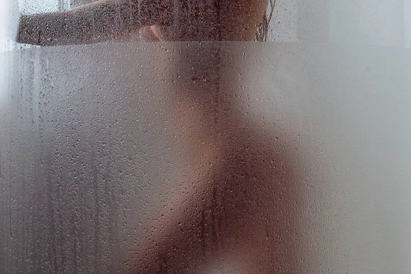 Ein Nacktes Mädchen Wäscht Sich Der Dusche Ihre Verschwommene Silhouette — Stockfoto