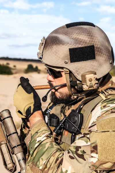 Tentara AS merokok — Stok Foto
