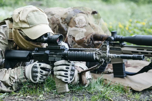 Sniper and spotter of Green Berets — Stock Photo, Image