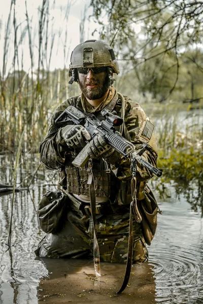 Berretto verde in azione — Foto Stock