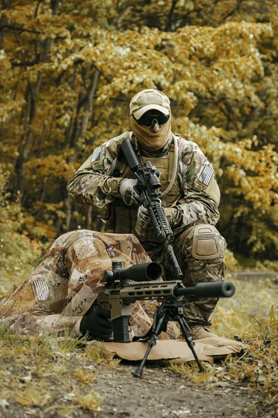 Sniper and spotter of Green Berets — Stock Photo, Image