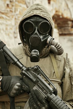 Nükleer sonrası kıyamet kurtulan