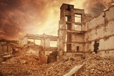 Nükleer sonrası kıyamet kurtulan