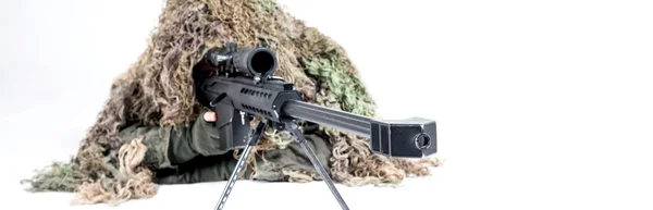 Armén sniper bär en ghillie kostym — Stockfoto