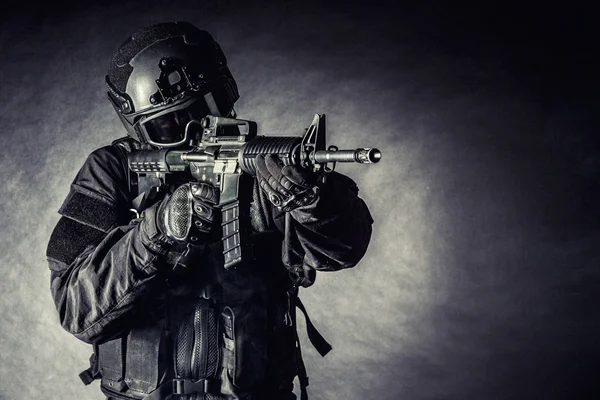 Spec ops police officer SWAT — Stock Photo, Image