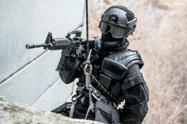 Tactical rappeling — Stock Photo, Image