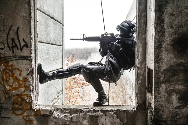 Tactical rappeling — Stock Photo, Image