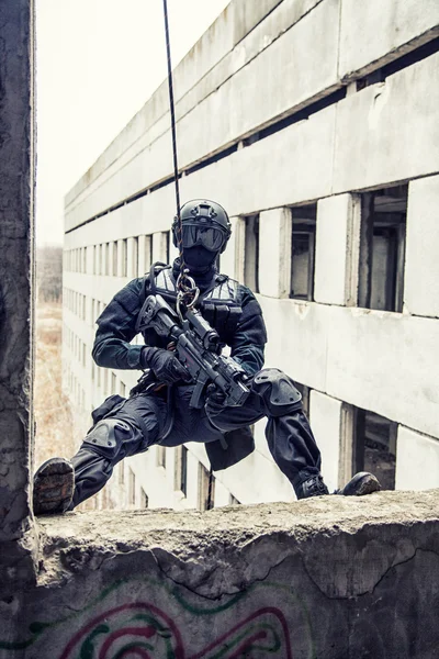 Tactical rappeling — Stock Photo, Image