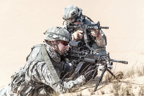 Infantrymen in action — Stock Photo, Image