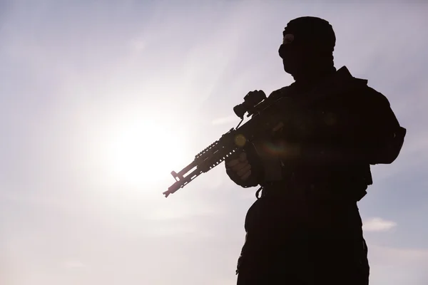 Silhouette eines Soldaten — Stockfoto