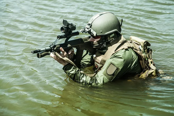 Fuerzas especiales en el agua —  Fotos de Stock