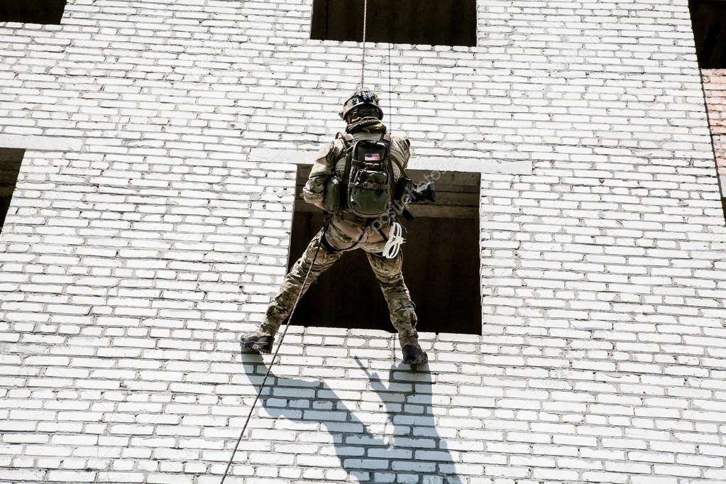 rappeling with weapons