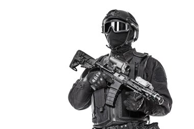 Polis memuru Swat