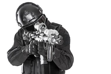 Polis memuru Swat