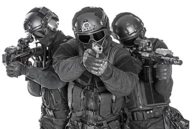 SWAT elemanları