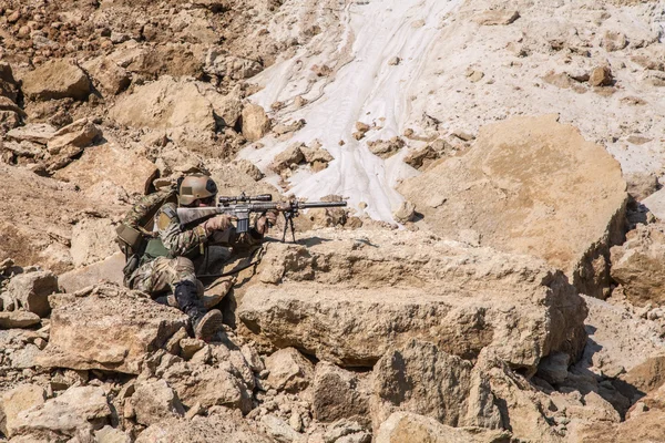 Ordu ranger dağlarda — Stok fotoğraf