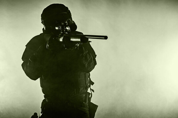 офицер полиции SWAT
