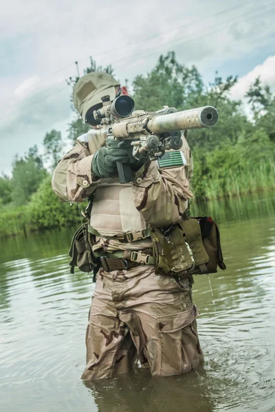 Überquerung des Flusses — Stockfoto