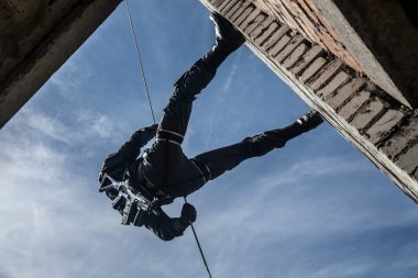 Polis operasyon saldırı