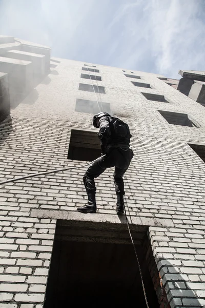 Politie aanval werking — Stockfoto