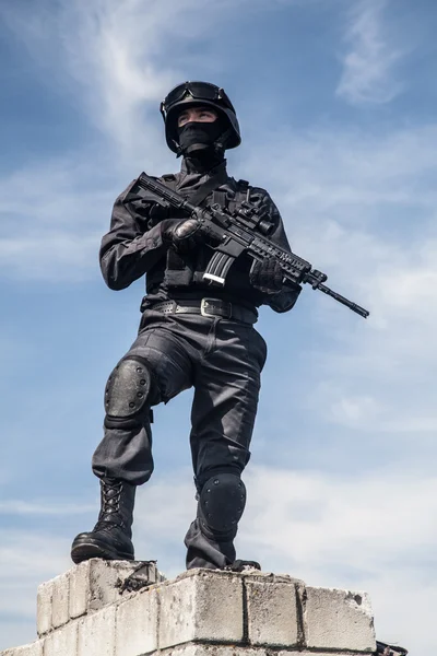 Policía de operaciones especiales SWAT — Foto de Stock