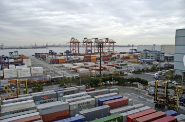 konteyner ile endüstriyel bağlantı noktası