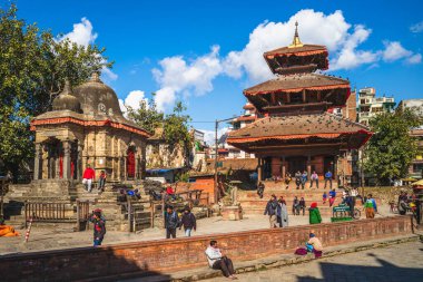 5 Ocak 2020 Kathmandu, Nepal 'deki eski Katmandu Krallığı' nın eski kraliyet sarayının önünde. Burası UNESCO Dünya Mirası Bölgesi ve Durbar 'ın üç meydanından biri..