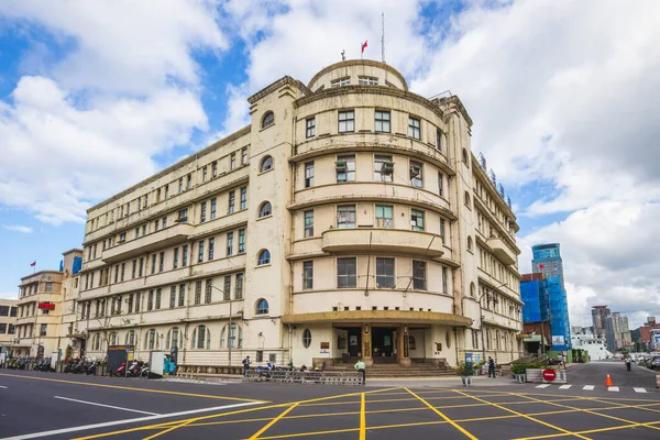 2020 사무소 사무실 빌딩이 1930 건설되었고 1947 빌딩으로 이름이 바뀌었다 — 스톡 사진